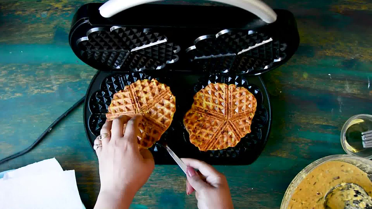 How To Make Waffles Without A Waffle Maker (With Video)