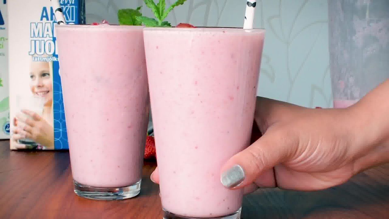 Refreshing Strawberry Lassi - Piping Pot Curry