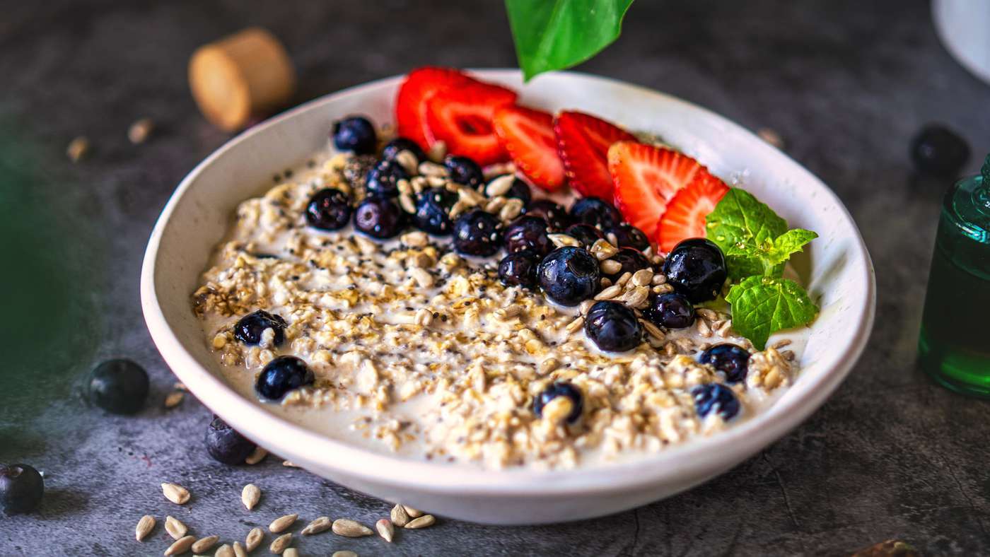 Blueberry Overnight Oats - (Step-By-Step + Video Recipe)