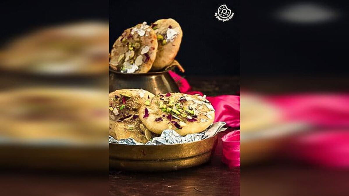 Nashik Wali Aloo-Pyaz Ki Kachori Recipe