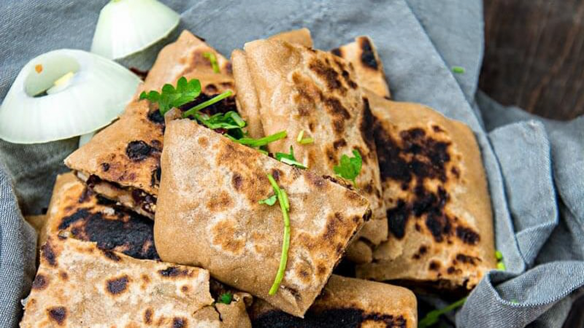 Rajma Tofu Paratha Pocket Bites With Boondi Raita